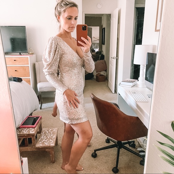Dresses & Skirts - Long Sleeve Sequins Mini Dress